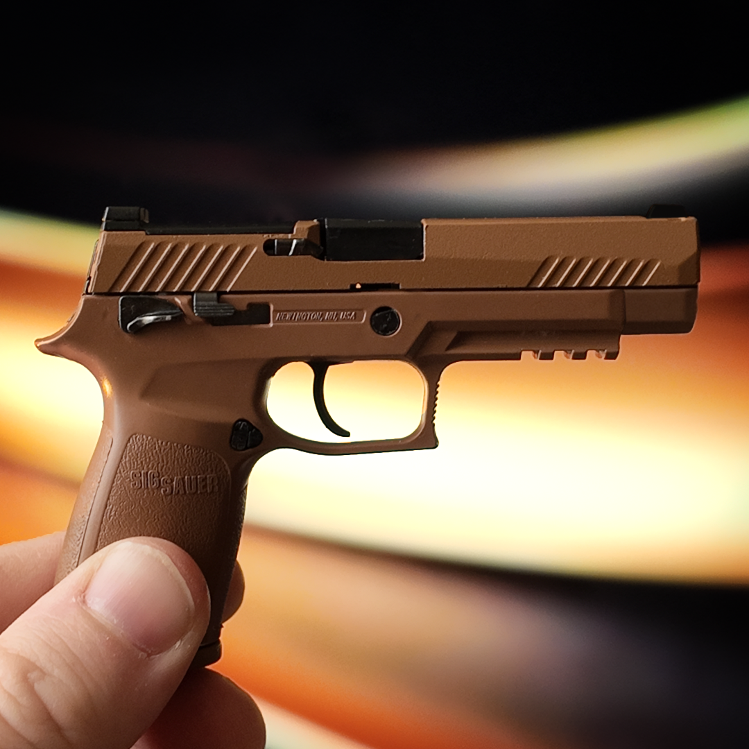 SIG M17 Model [PRE-ORDER 4/4]