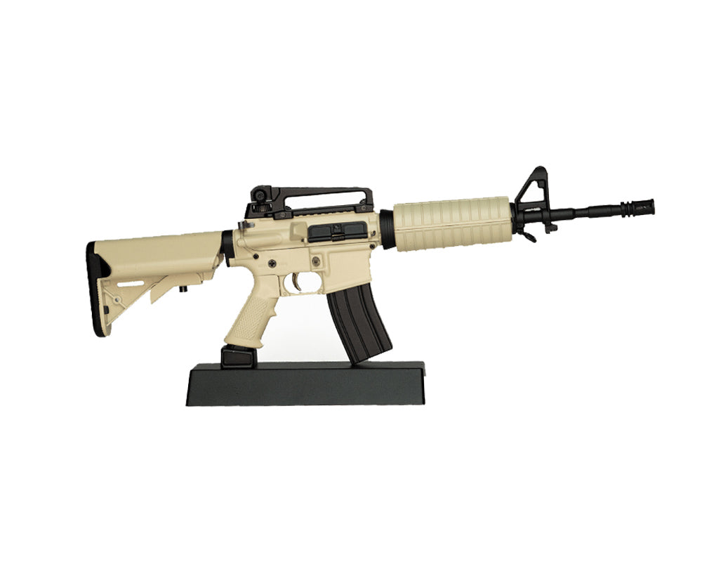 AR15 1:3 Scale Model - FDE
